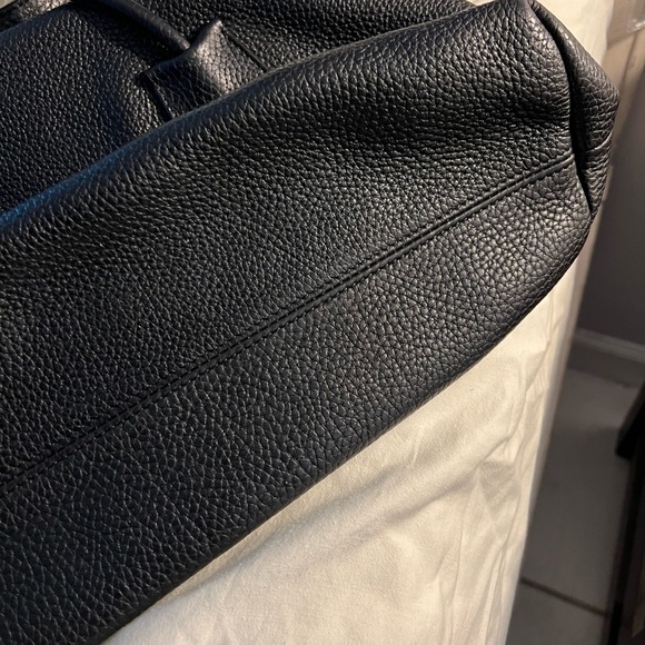 BURBERRY London Grainy Calfskin Medium Baynard Tote Black - Picture 6 of 13